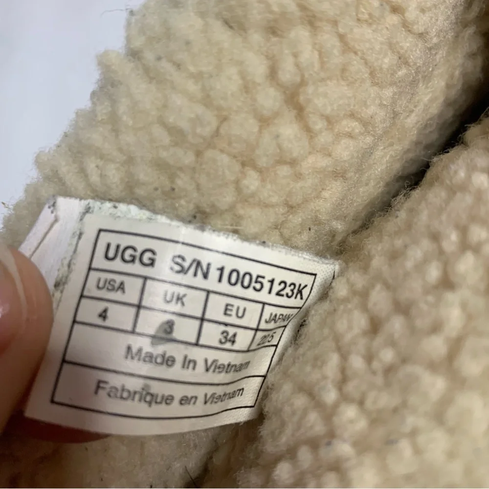 Ugg Australia Boots Youth Size 4 Callie Chestnut Suede Sheepskin 1005123K